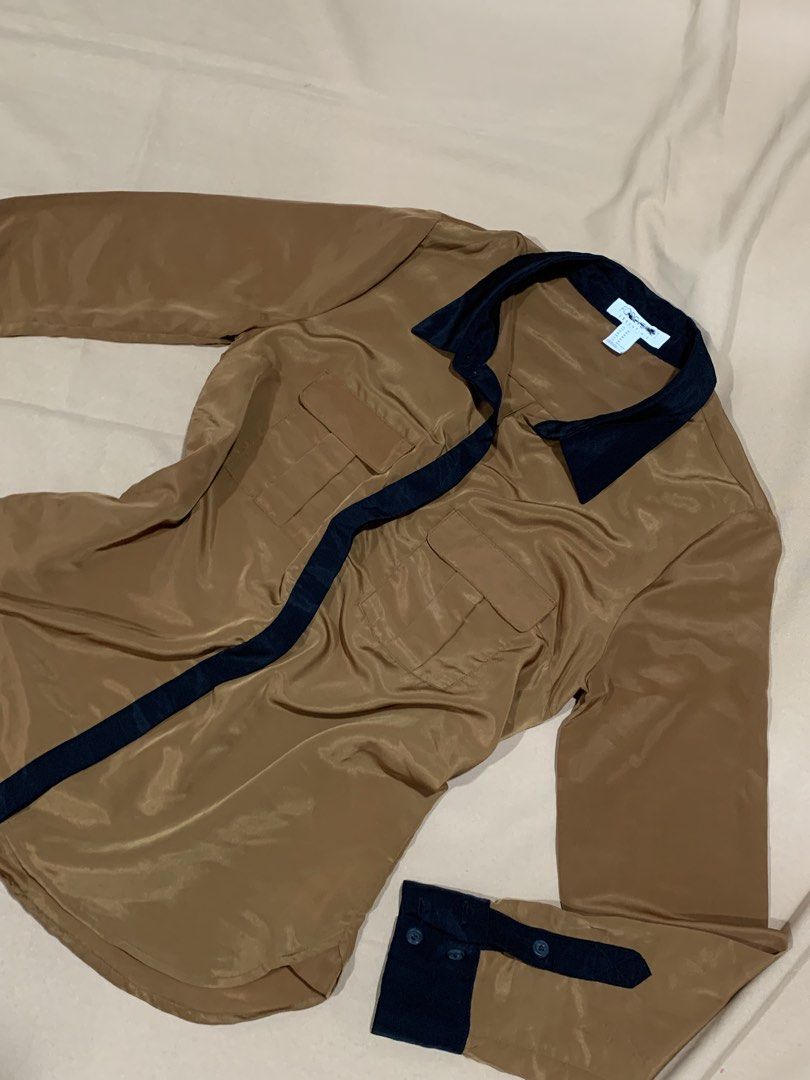 Forever 21 Silk Blouse (Category: Blouses) located in Cavite. Submitted by waigney (Listing ID 1458360665, Image 1). Description: .