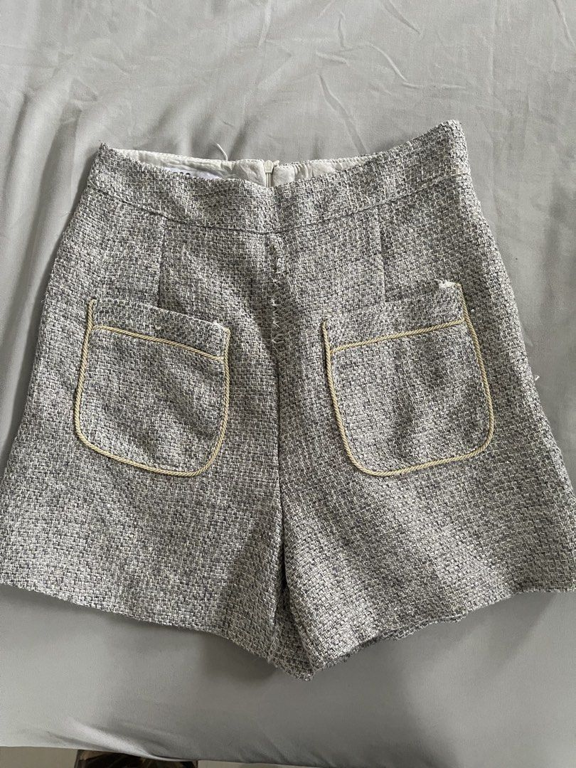 Free shorts, pants, top (Category: Other Bottoms) located in Quezon City. Submitted by booktt (Listing ID 1458396411, Image 1). Description: Free bundle for any purchase tweed shorts- medium, issue as seen on pic pants- small stradivarius top- small.