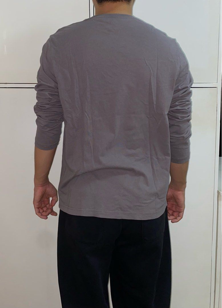 Giordano Dark Gray Long Sleeve Tee (Category: Tshirts & Polo Shirts ) located in Santa Rosa. Submitted by jaydenmateo (Listing ID 1458410466, Image 3). Description: Size Large H 27 in W 20 in SLEEVES 24 in.