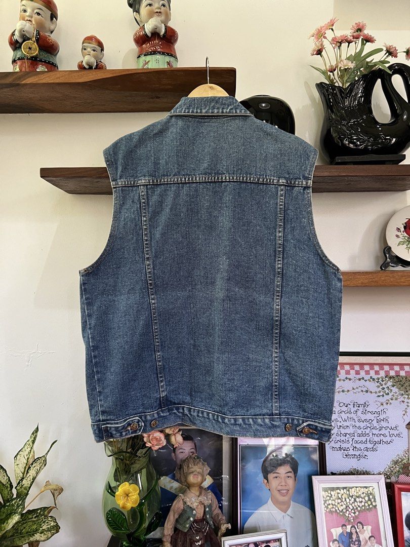GOLDEN DENIM VEST (Category: Vests) located in Solano. Submitted by aljoners (Listing ID 1458456568, Image 2). Description: Size: XL Width: 23 Length: 26.5 Color rate: 10/10 Condition: 10/10 Issue/s: None “Color may vary due to lighting”.