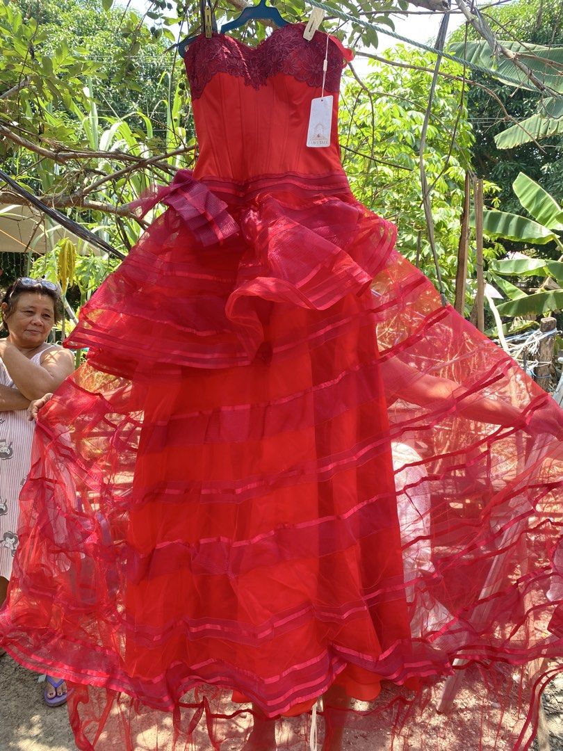 Gowns for adult (Category: Evening dresses & gowns) located in Davao. Submitted by acilmo (Listing ID 1458346028, Image 2). Description: Can do aspack.