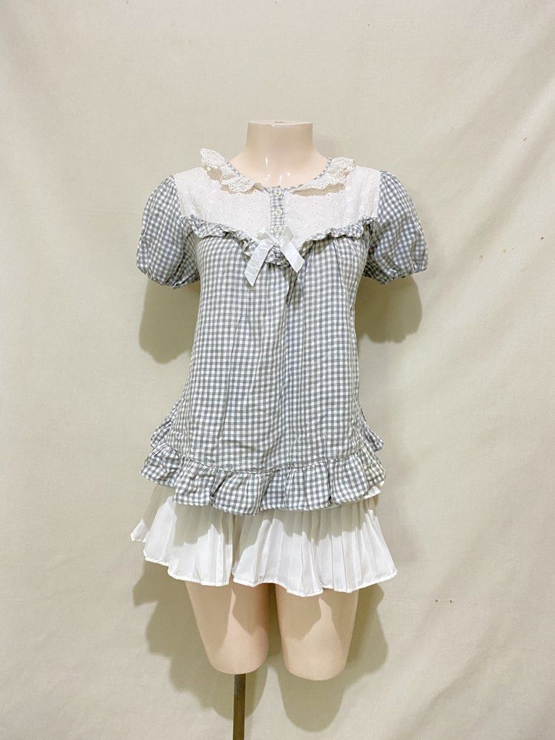 GRAY BABY DOLL TOP (Category: Others Tops) located in Dasmarinas. Submitted by hannah.oakph (Listing ID 1458369381, Image 1). Description: .