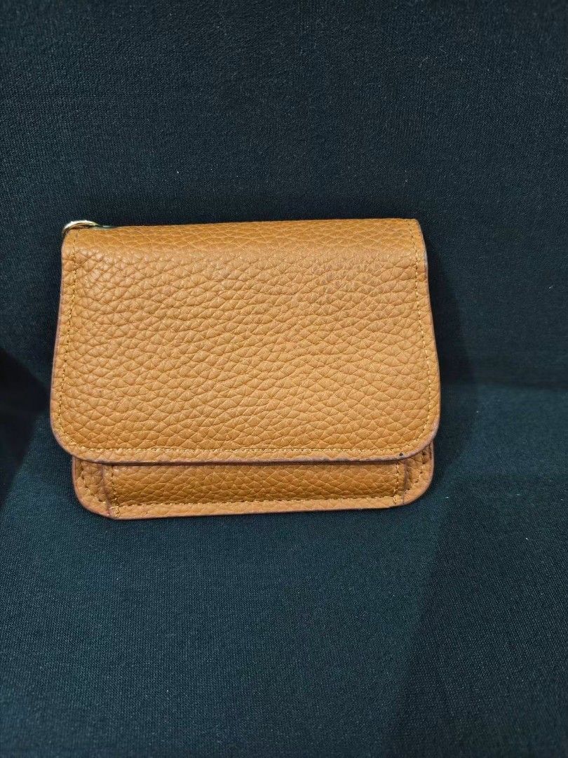 Green Leather Tri-Fold Wallet with Coin Pocket (Category: Wallets & Card holders) located in Santa Rosa. Submitted by gettinggorgeousph (Listing ID 1458433185, Image 3). Description: Cute green textured leather wallet with card slots and a snap coin pocket. Fits easily in pockets or small bags. Also available in brown..