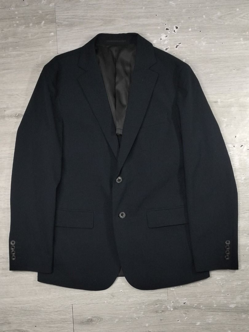 GU (Uniqlo) Men's Tailored Jacket (M/navy) (Category: Coats, Jackets and Outerwear) located in Malabon City. Submitted by eligadz (Listing ID 1458407035, Image 2). Description: BNWOT Condition 10/10 Size M W 20 x L 29 in. Color: navy Light, stylish and comfy Pockets: 2 sides, 1 chest, 2 internal No issues or flaws 1590+sf Thanks.