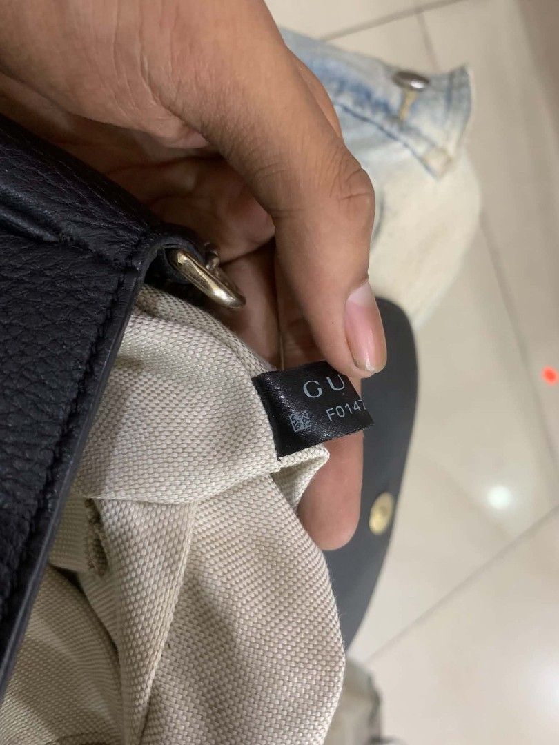 Gucci Bag (Category: Luxury Bags & Wallets) located in Manila. Submitted by rheyrhey2323 (Listing ID 1458362626, Image 3). Description: Gucci Soho chain crossbody bag, Lightly used, Still Negotiable price.
