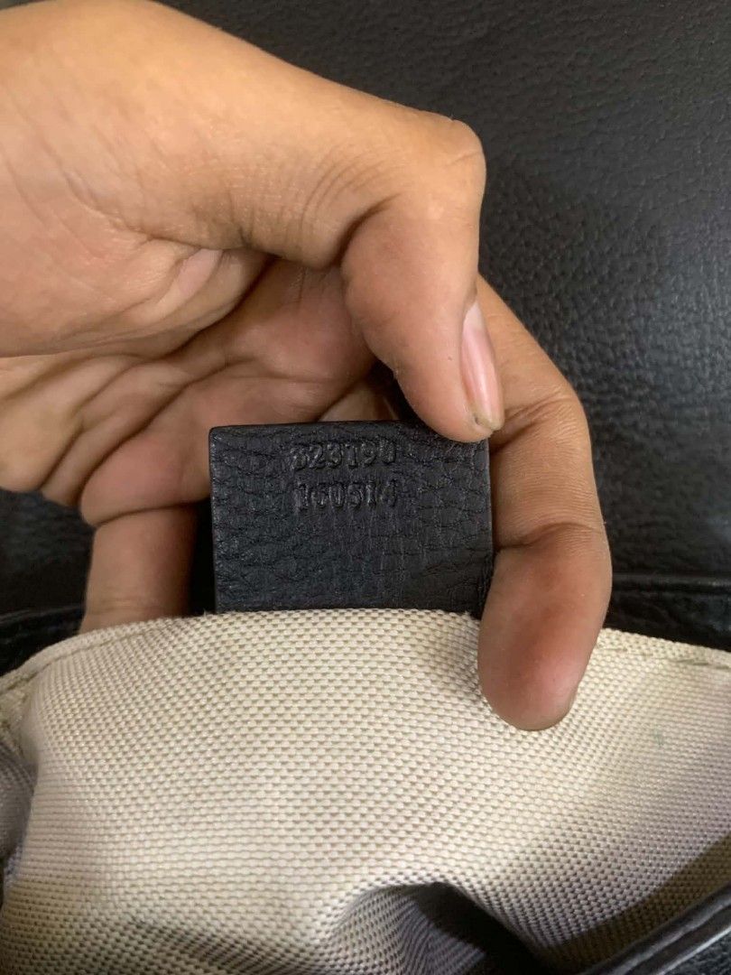 Gucci Bag (Category: Luxury Bags & Wallets) located in Manila. Submitted by rheyrhey2323 (Listing ID 1458362626, Image 2). Description: Gucci Soho chain crossbody bag, Lightly used, Still Negotiable price.