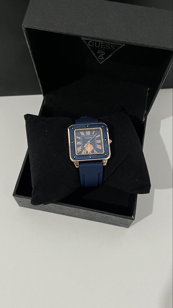 Guess Watch (Category: Women's Watches) located in Quezon City. Submitted by camellion_64 (Listing ID 1458381021, Image 2). Description: guess watch brand new.