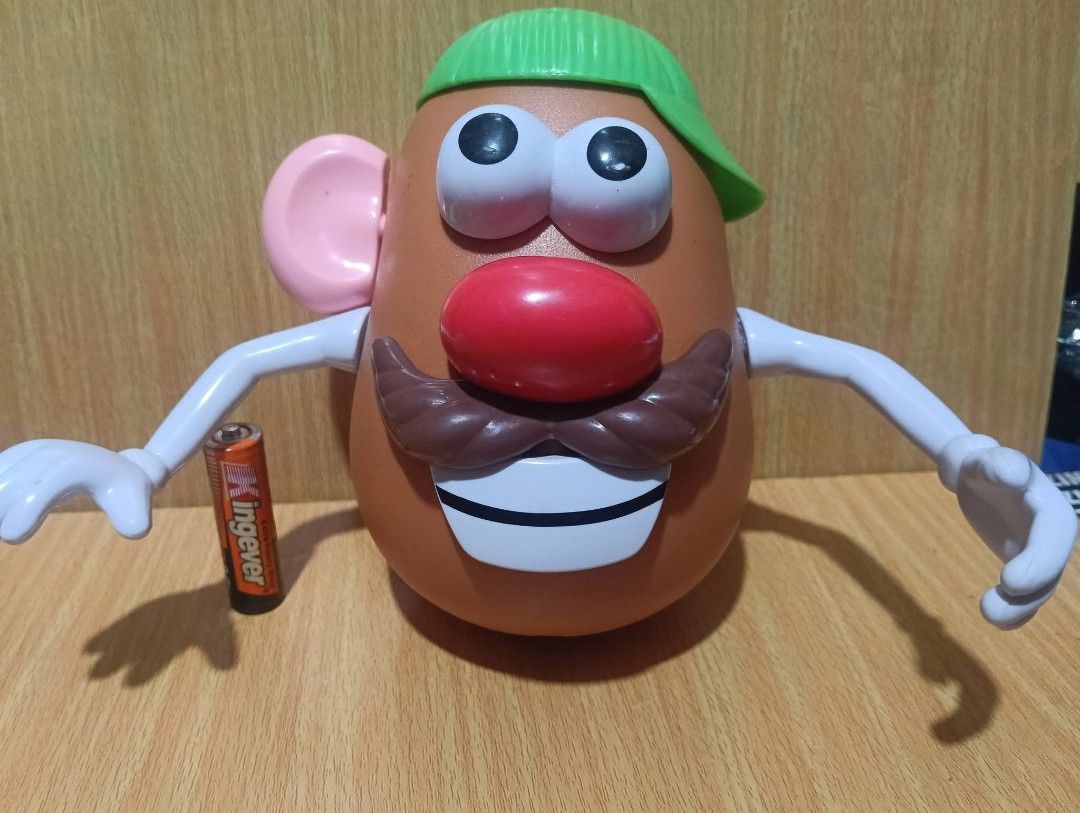 Hasbro Classic Mr. Potato Head, incomplete. (Category: Figurines & Statues) located in Makati City. Submitted by anikeetoys (Listing ID 1458457938, Image 1). Description: Hasbro Classic Mr. Potato Head, incomplete..