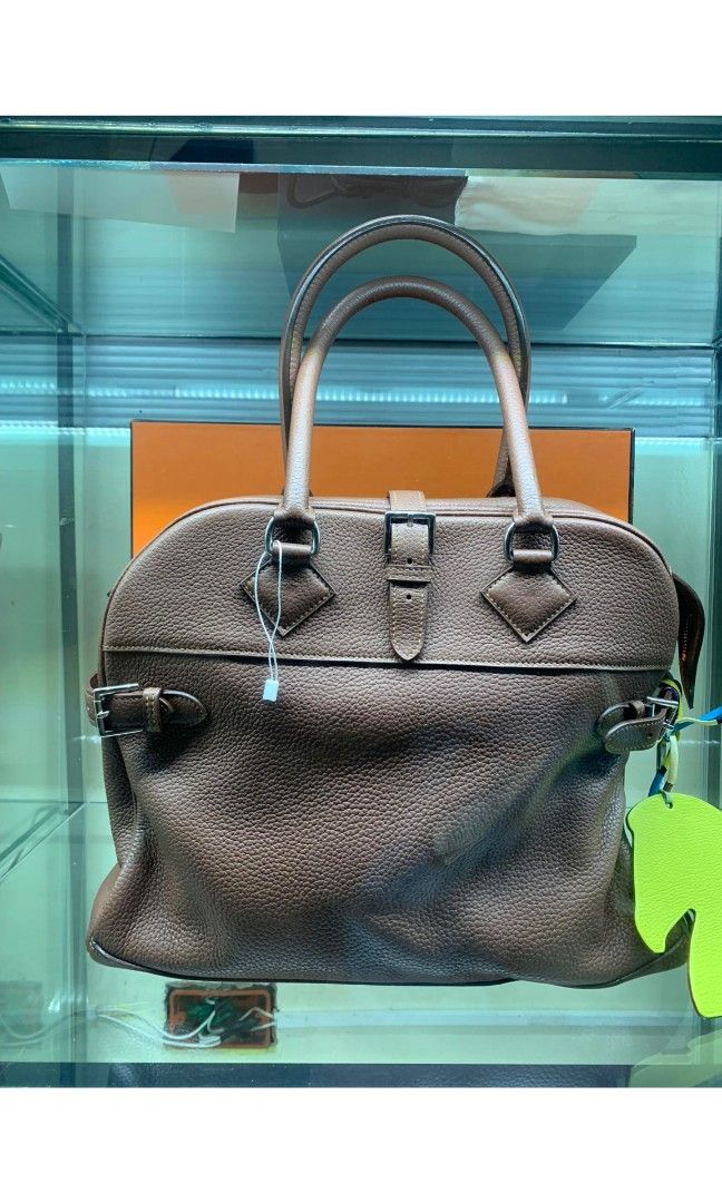 Hermes Atlas (Category: Luxury Bags & Wallets) located in Manila. Submitted by chixplaybaby0628 (Listing ID 1458380556, Image 1). Description: guaranteed orig with dustbag and box.