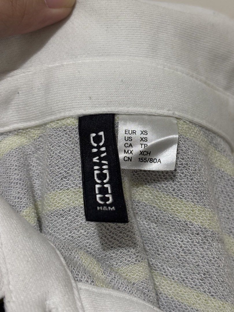 H&M Striped Dress Green Oversized (Category: Dresses) located in Quezon City. Submitted by rakshasha (Listing ID 1458410541, Image 2). Description: Oversized Fit. Fits just fine for size M or even L girls..