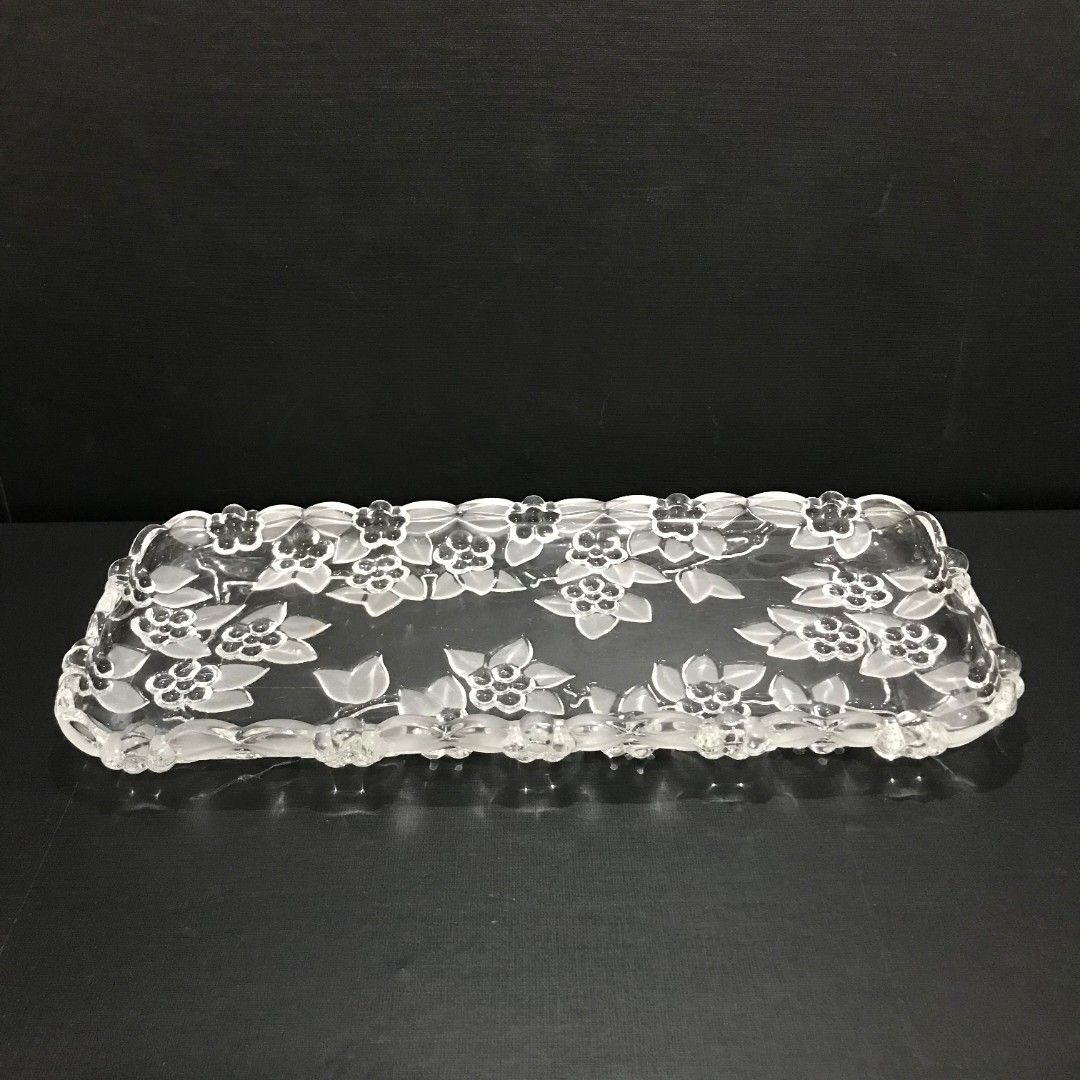 HOYA RECTANGULAR CRYSTAL SERVER (Category: Dinnerware & Cutlery) located in Baao. Submitted by all.things.japan (Listing ID 1458319330, Image 2). Description: HOYA CRYSTAL RECTANGULAR SERVER VGC Embossed Floral design 5.75 x 13.25 inches Mine: P350.00 Add Sf MOP: GCash/Landbank/Maya MOD: Flash Express.