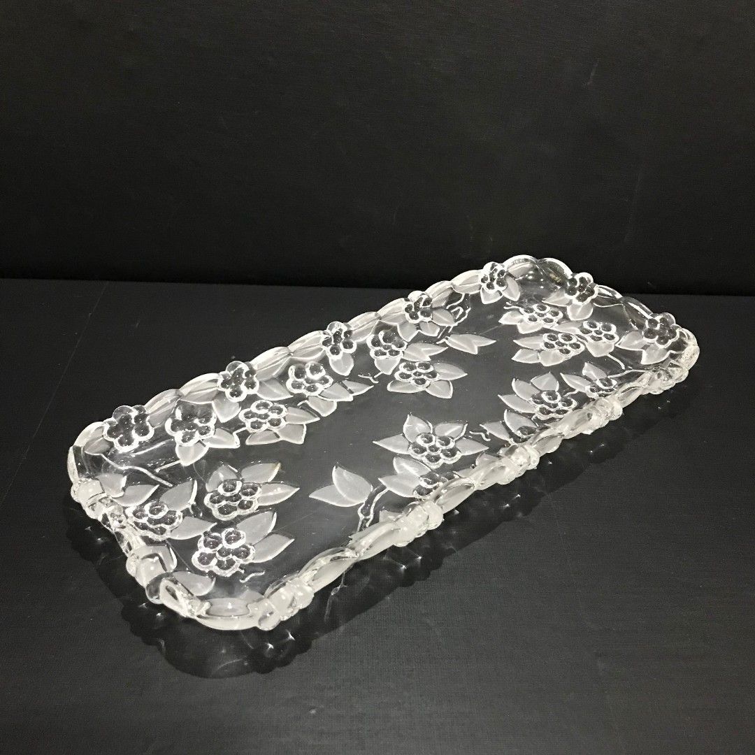 HOYA RECTANGULAR CRYSTAL SERVER (Category: Dinnerware & Cutlery) located in Baao. Submitted by all.things.japan (Listing ID 1458319330, Image 1). Description: HOYA CRYSTAL RECTANGULAR SERVER VGC Embossed Floral design 5.75 x 13.25 inches Mine: P350.00 Add Sf MOP: GCash/Landbank/Maya MOD: Flash Express.