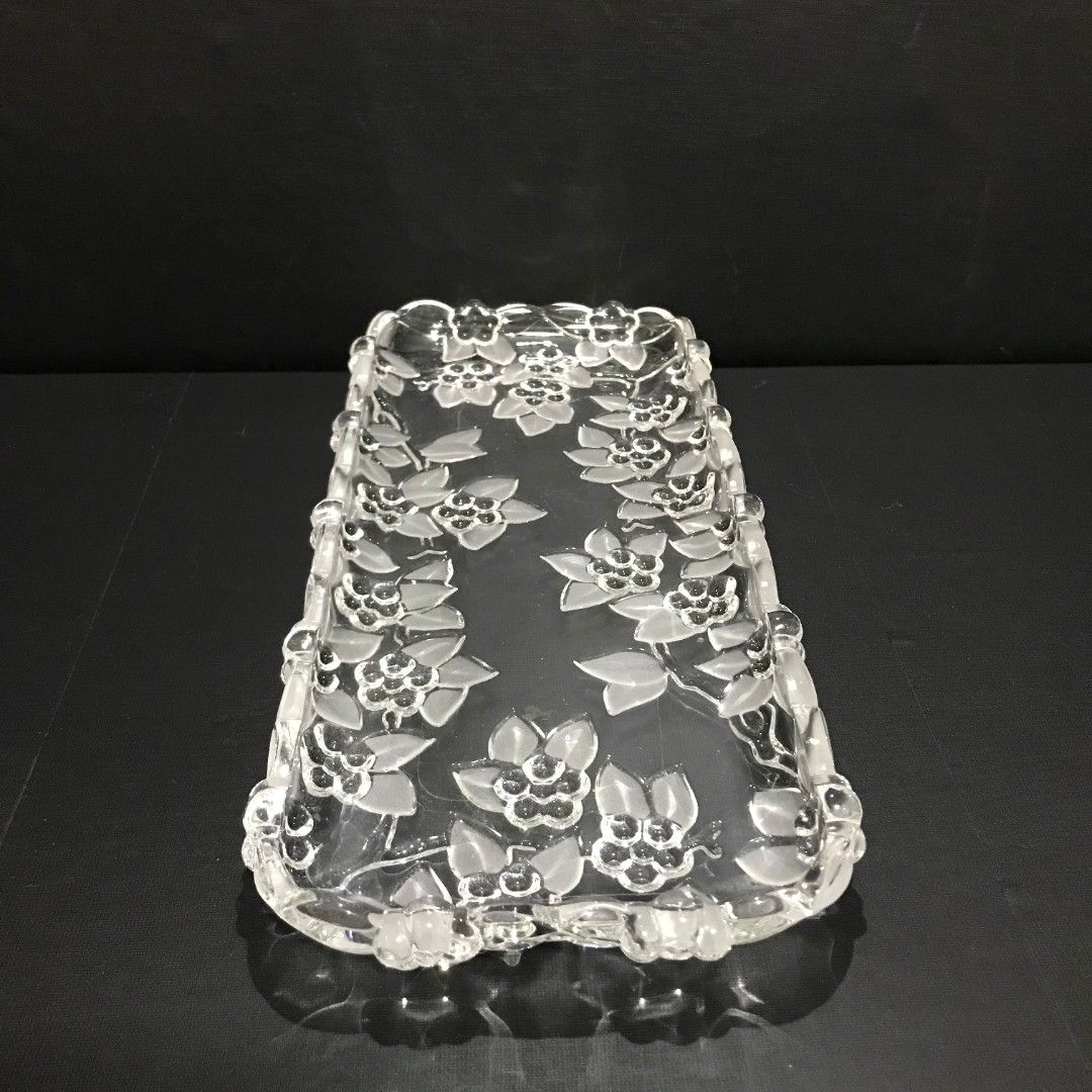 HOYA RECTANGULAR CRYSTAL SERVER (Category: Dinnerware & Cutlery) located in Baao. Submitted by all.things.japan (Listing ID 1458319330, Image 3). Description: HOYA CRYSTAL RECTANGULAR SERVER VGC Embossed Floral design 5.75 x 13.25 inches Mine: P350.00 Add Sf MOP: GCash/Landbank/Maya MOD: Flash Express.