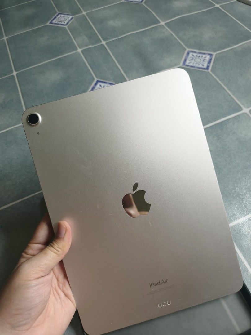 iPad Air M2 2024 11" (Category: iPad) located in Roxas City. Submitted by pnpicks (Listing ID 1458381296, Image 2). Description: RUSH SALE ❗PM DIRECTLY iPad Air M2 11 inch 2024 128 GB Inclusions: - Complete Original Charger - Matte screenguard on - iPad case - Free streaming apps (netfix/youtube/prime/viu) QUICK SPECS & CONDITION Battery Health: Normal (87%) Cosmetics: 9.9/10 very smooth. Little to no scratches. Buttons & Features: All buttons, c