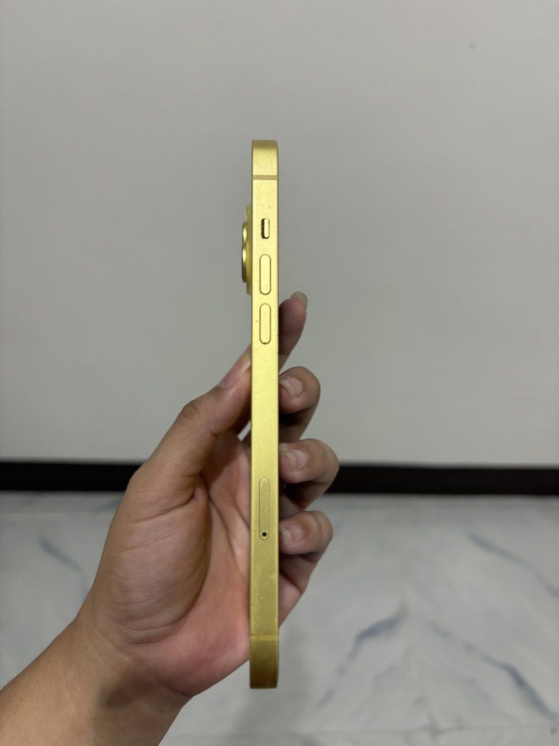 Iphone 14 plus (Category: iPhone 14 Series) located in Manila. Submitted by zellyyyy_ (Listing ID 1458450126, Image 2). Description: 128gb 79bh FU Openline Battery replacement.