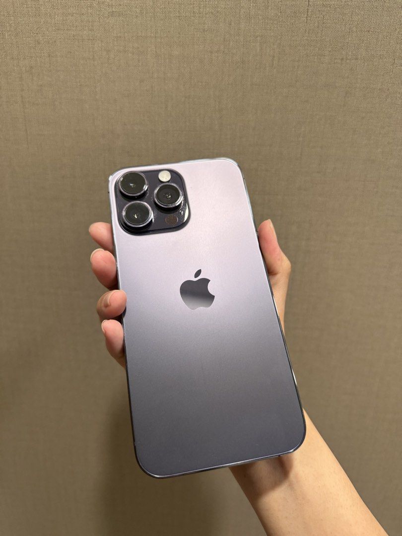 IPHONE 14 PRO MAX 256GB (Category: Cases & Sleeves) located in Manila. Submitted by ggvillas (Listing ID 1458482753, Image 1). Description: Deep purple Bought it brandnew Openline All parts are still original All working no issue No dents, super kinis Not rush so don’t lowball.