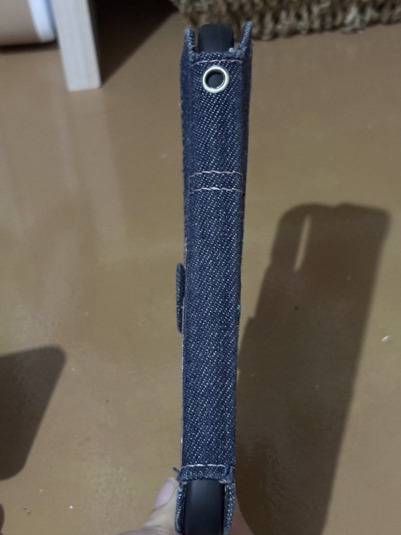 Iphone 15 Preloved Foldable Phone Case (Category: Cases & Sleeves) located in Batangas. Submitted by wcwonwon (Listing ID 1458464490, Image 3). Description: Well used. See photos for case..