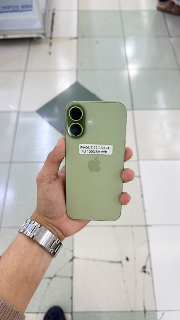 iPhone 17 256gb FU 100% BH NTC with box (Category: iPhone 17 Series) located in Manila. Submitted by carimgadgets (Listing ID 1458475778, Image 1). Description: .