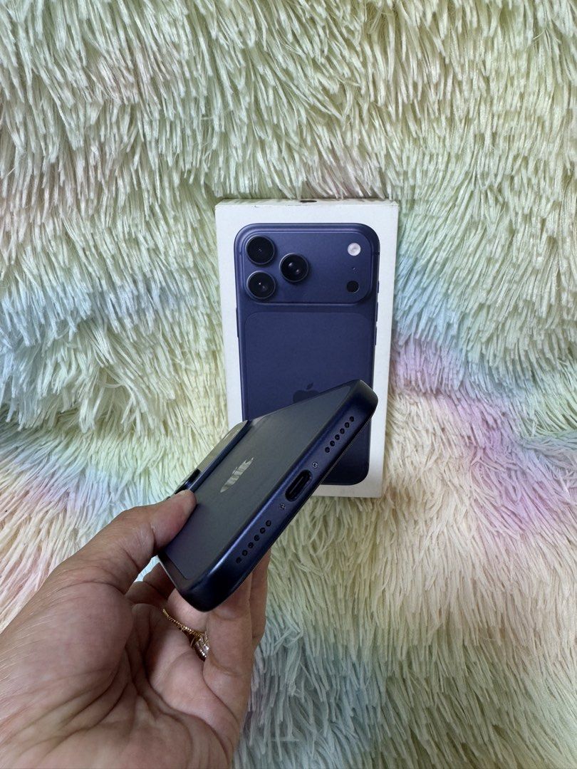 iPhone 17 pro max (256gb) Smartlock (Category: iPhone 17 Series) located in Manila. Submitted by arzillah (Listing ID 1458447739, Image 3). Description: iPhone 17 pro max 256gb 100% bh 75 cycle count Smartlock Ntc approve Slightly use No issue Super kinis Good as new All working Open for COD/COP + SF Manila area (sameday delivery) Province area (via LBC) required DP to avoid cancellations Physical store: Greenhills Shopping Center, 2ndfloor Conta