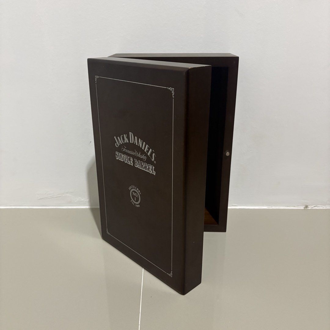 Jack daniels wood box (Category: Storage Boxes & Baskets) located in Dapitan. Submitted by payt3es_thrift. (Listing ID 1458448509, Image 2). Description: -Jack Daniel’s wood box -with foam inside -nice for whiskey or wine collection - very nice pang display -location Dapitan City, Zamboanga Del Norte, Mindanao .