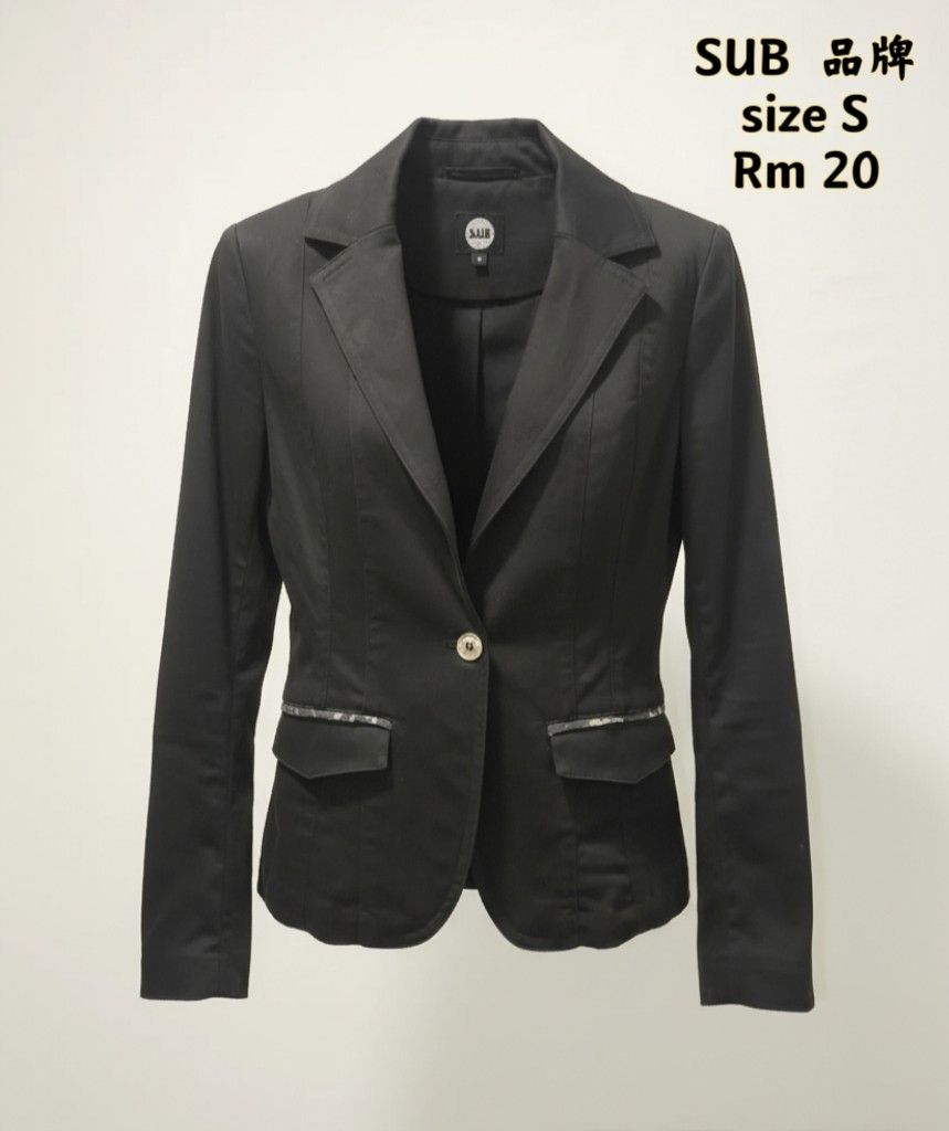 jacket (Category: Coats, Jackets and Outerwear) located in Johor Bahru. Submitted by panties.rm1 (Listing ID 1458458220, Image 3). Description: 5 together Rm 90 cod nusa sentral ⛽ can post west.
