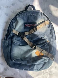 (Category: ) located in . Submitted by fashion.luxe.collection (Listing ID 1458445329, Image 1). Description: .