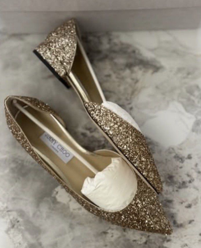 Jimmy Choo Flats (Category: Flats & Sandals) located in Manila. Submitted by stopshop26 (Listing ID 1458344498, Image 2). Description: Jimmy Choo Flats Avail sizes: 38 38.5 39 Brand new and original Onhand and ready to ship.