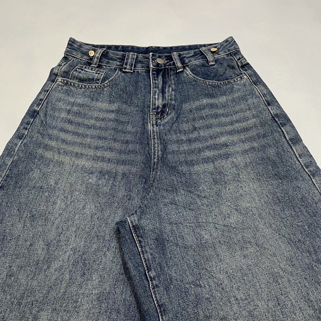 Jorts wash (Category: Announcements) located in Quezon City. Submitted by thriftrage (Listing ID 1458432752, Image 3). Description: Waist’ 28 Length’ 26.5 Leg opening’ 12.5 No issue Good condition .