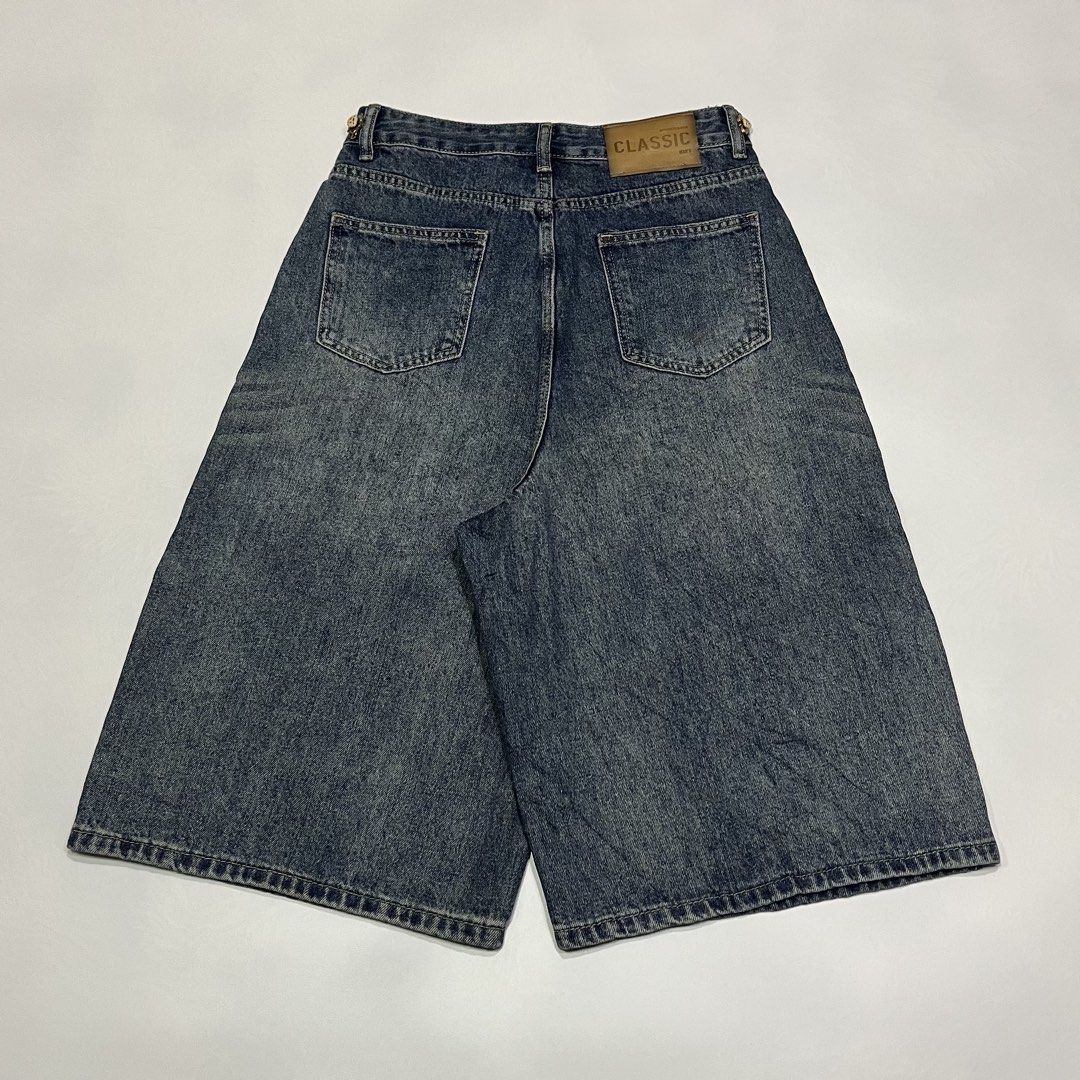 Jorts wash (Category: Announcements) located in Quezon City. Submitted by thriftrage (Listing ID 1458432752, Image 2). Description: Waist’ 28 Length’ 26.5 Leg opening’ 12.5 No issue Good condition .