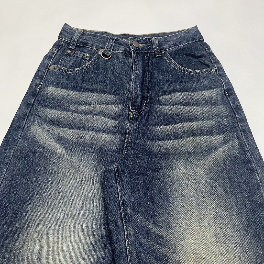 Jorts wash (Category: Announcements) located in Quezon City. Submitted by thriftrage (Listing ID 1458433504, Image 3). Description: Waist’ 26 Length’ 27.5 Leg opening’ 11.5 No issue Good condition .