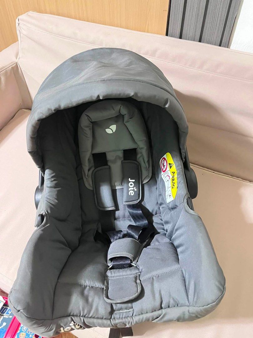 Juva joie car seat (Category: Car Seats) located in Cavite. Submitted by randomthings.preloved (Listing ID 1458494687, Image 3). Description: FOR SALE Juva Joie Car seat Actual pics Few times lang nagamit Only Issue: May gasgas na sa handle dahil na stock RFS: Di na ginagamit malaki na anak ko This is for newborns up to 12-15months.