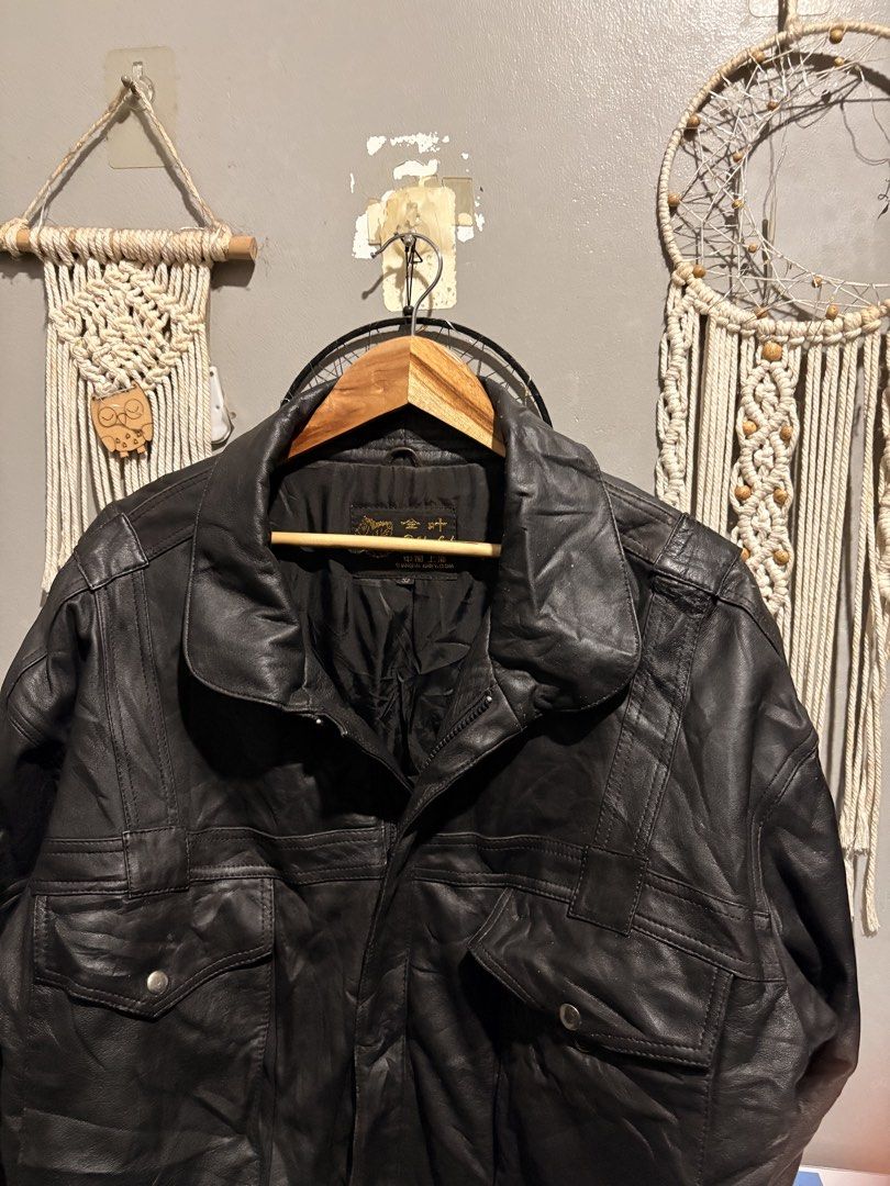 Leather Jacket (Category: Coats, Jackets and Outerwear) located in Imus. Submitted by noblefish.b1bfd2 (Listing ID 1458404189, Image 3). Description: Golden Leaf Large to XL 24x29.