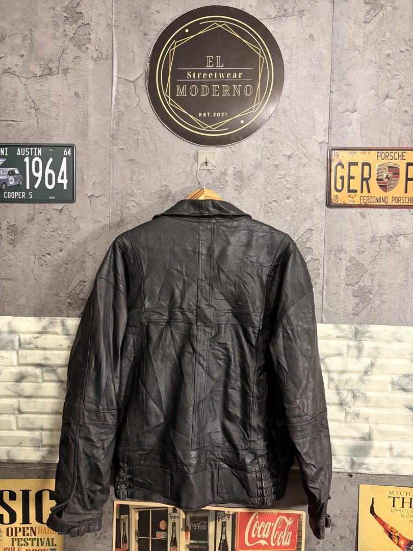 Leather Jacket (Category: Coats, Jackets and Outerwear) located in Imus. Submitted by noblefish.b1bfd2 (Listing ID 1458404189, Image 2). Description: Golden Leaf Large to XL 24x29.