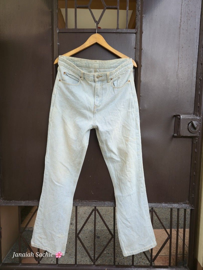 Levi's 517 30x32 Orange Tab Bootcut Big E (Category: Jeans) located in Manila. Submitted by jomjombalagat (Listing ID 1458305798, Image 3). Description: Vintage 1970s–1980s Levi's Orange Tab Flares / Bootcut Size 30 x 32 Light Wash With Washable Stains.
