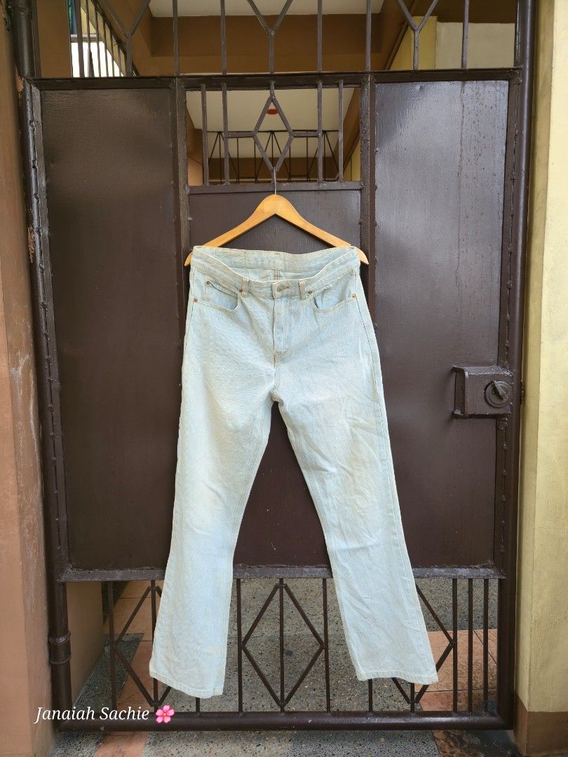 Levi's 517 30x32 Orange Tab Bootcut Big E (Category: Jeans) located in Manila. Submitted by jomjombalagat (Listing ID 1458305798, Image 1). Description: Vintage 1970s–1980s Levi's Orange Tab Flares / Bootcut Size 30 x 32 Light Wash With Washable Stains.