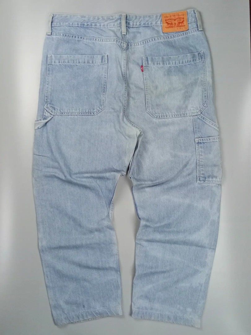 Levis Carpenter Pants (Category: Jeans) located in Butuan. Submitted by realsteal.8600 (Listing ID 1458398971, Image 3). Description: Levis Carpenter Pants 36 x 32 on tag Waistline: 30-36 Rise: 13 Thigh: 13 Inseam: 26.5 Outseam: 40 Leg opening: 8.5 In Very good condition No major issues C/Claim: 🏷️ 1500 php + Shipping fee #stealstoavail.