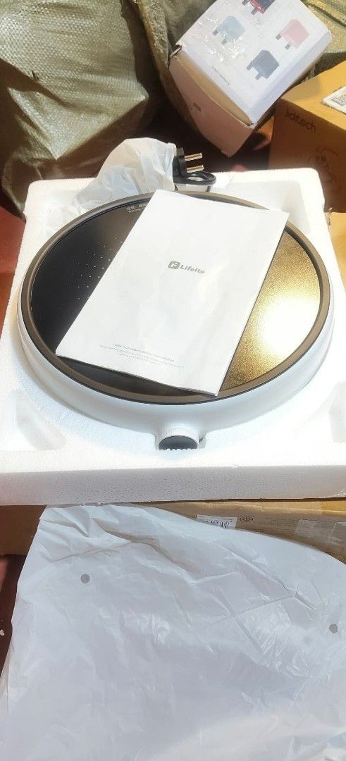 Lifelite Electric Griddle - White (Category: Cookware & Accessories) located in Manila. Submitted by lilyappliance (Listing ID 1458338178, Image 1). Description: - Brand: Lifelite - Color: White - Includes: Instruction manual - Ideal for: Cooking small meals and snacks - Features: Easy to use and store.