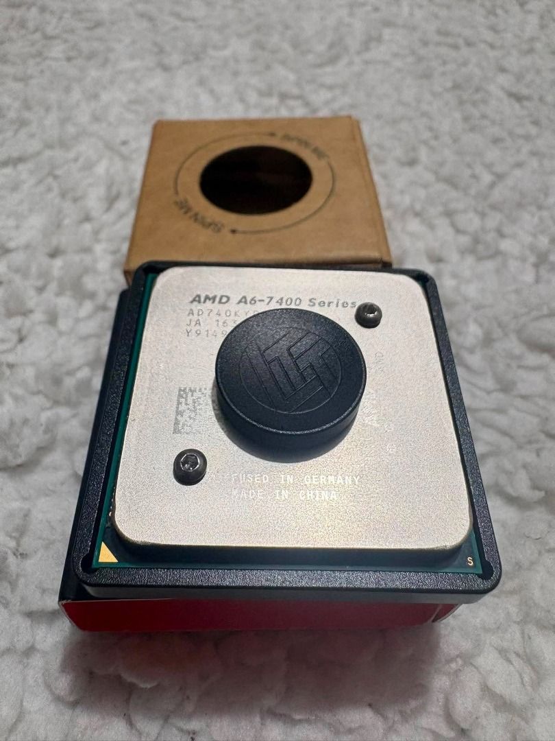 LTT - CPU FIDGET SPINNER (Category: Vintage Collectibles) located in General Trias. Submitted by jj_collective_arch (Listing ID 1458394108, Image 3). Description: 𝐂𝐏𝐔 𝐅𝐢𝐝𝐠𝐞𝐭 𝐒𝐩𝐢𝐧𝐧𝐞𝐫 𝑚𝑎𝑑𝑒 𝑤𝑖𝑡ℎ 𝑎 𝑟𝑒𝑎𝑙 𝑟𝑒𝑐𝑦𝑐𝑙𝑒𝑑 𝑐𝑜𝑚𝑝𝑢𝑡𝑒𝑟 𝑝𝑟𝑜𝑐𝑒𝑠𝑠𝑜𝑟, 𝑎𝑛𝑜𝑑𝑖𝑧𝑒𝑑 𝑎𝑙𝑢𝑚𝑖𝑛𝑢𝑚, 𝑎𝑛𝑑 𝑠𝑡𝑎𝑖𝑛𝑙𝑒𝑠𝑠 𝑠𝑡𝑒𝑒𝑙 𝑏𝑒𝑎𝑟𝑖𝑛𝑔𝑠. - 🚀𝑷𝒓𝒊𝒄𝒆: ₱ 𝟏,𝟑𝟗𝟗.𝟎𝟎 𝑶𝒏𝒍𝒚.