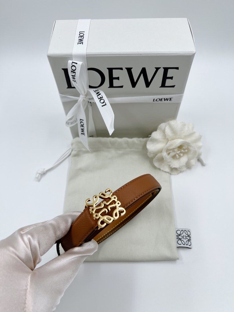 ⚜️Loewe anagram slim belt (Category: Luxury Accessories) located in Makati City. Submitted by 90sangel (Listing ID 1458330525, Image 3). Description: Simple belt, BIG outfit upgrade. 🤎 For the girls who love that effortless luxury look! •Item: Loewe anagram belt •Size 85cm •Condition: As New! comes in complete packaging. .