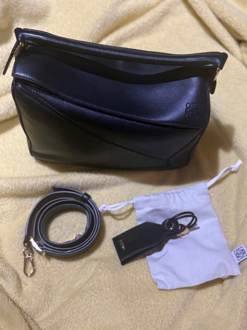 Loewe puzzle small lambskin (Category: Luxury Bags & Wallets) located in Manila. Submitted by pialoved (Listing ID 1458341642, Image 2). Description: .