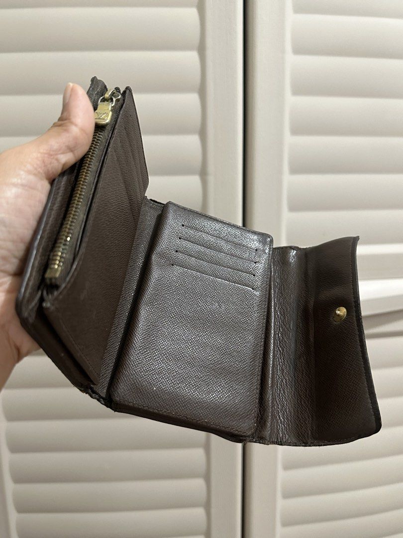 Louis Vuitton Monogram Canvas Wallet (Category: Luxury Bags & Wallets) located in Naga. Submitted by bag.net (Listing ID 1458373896, Image 3). Description: - Authentic Louis Vuitton Wallets (2 available) Guaranteed original moneyback -with visible signa of usage and defects (Project Wallets) - ₱750 each , if bundle(₱ 1,100) - Style 1: Monogram Canvas - Style 2: Damier Ebene Canvas - Both are tri-fold design - Secure snap closure - Interior card s