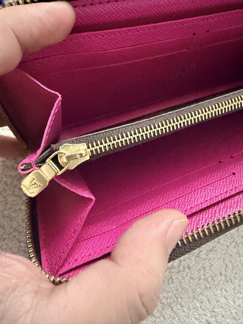 lv wallet clemence blooms (Category: Luxury Bags & Wallets) located in Marikina City. Submitted by micconstant27 (Listing ID 1458411244, Image 3). Description: .