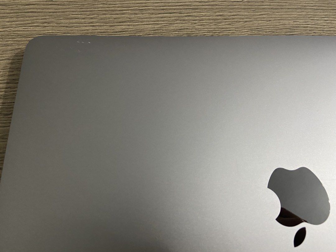 Macbook pro 2020 13 inch i7 16GB + 500 GB （分類：手提電腦）位於 Hong Kong。 由 marjo.s 提交（商品編號 1458429566，圖片 2）。簡介： Macbook Pro 16GB + 500GB 有小刮花，新舊如圖 無盒無配件淨機 可坑口交收 （地點可議）。