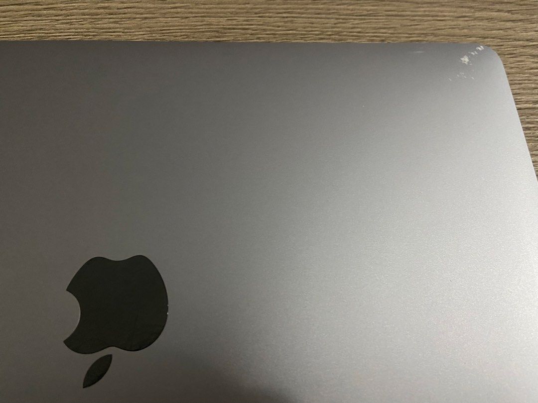 Macbook pro 2020 13 inch i7 16GB + 500 GB （分類：手提電腦）位於 Hong Kong。 由 marjo.s 提交（商品編號 1458429566，圖片 3）。簡介： Macbook Pro 16GB + 500GB 有小刮花，新舊如圖 無盒無配件淨機 可坑口交收 （地點可議）。