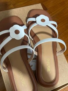 (Category: ) located in . Submitted by reloved_wear (Listing ID 1458344722, Image 1). Description: .
