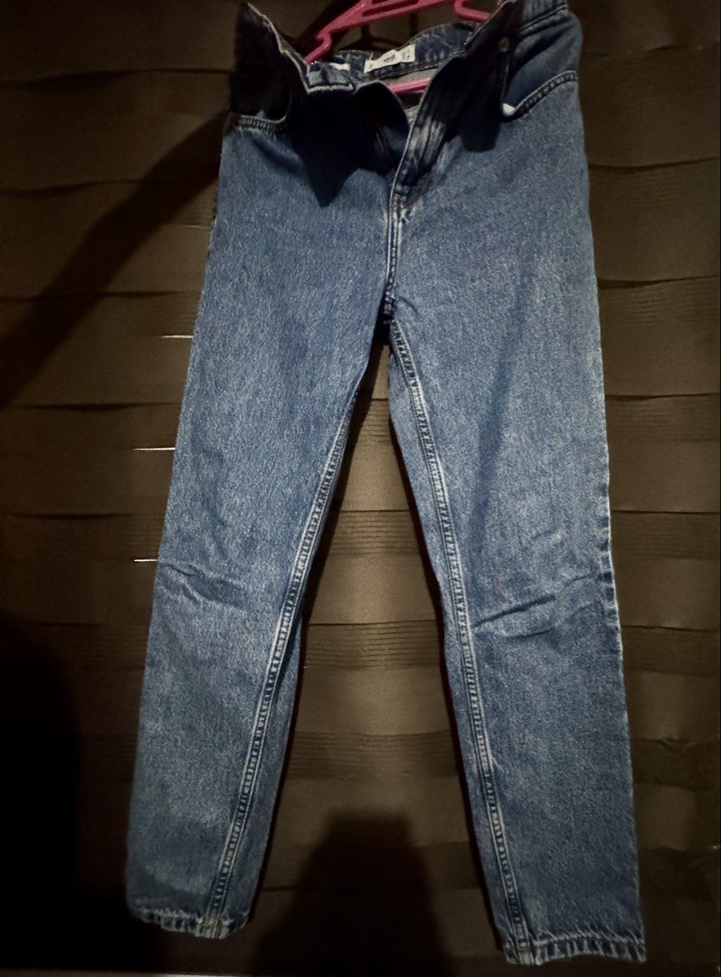 Mango Mom Jeans Blue Denim (Category: Jeans) located in Quezon City. Submitted by r.zzzzz (Listing ID 1458343812, Image 1). Description: - Mango blue denim mom jeans - Classic wash - High-waisted fit - Straight leg style - Comfortable and stylish for everyday wear.