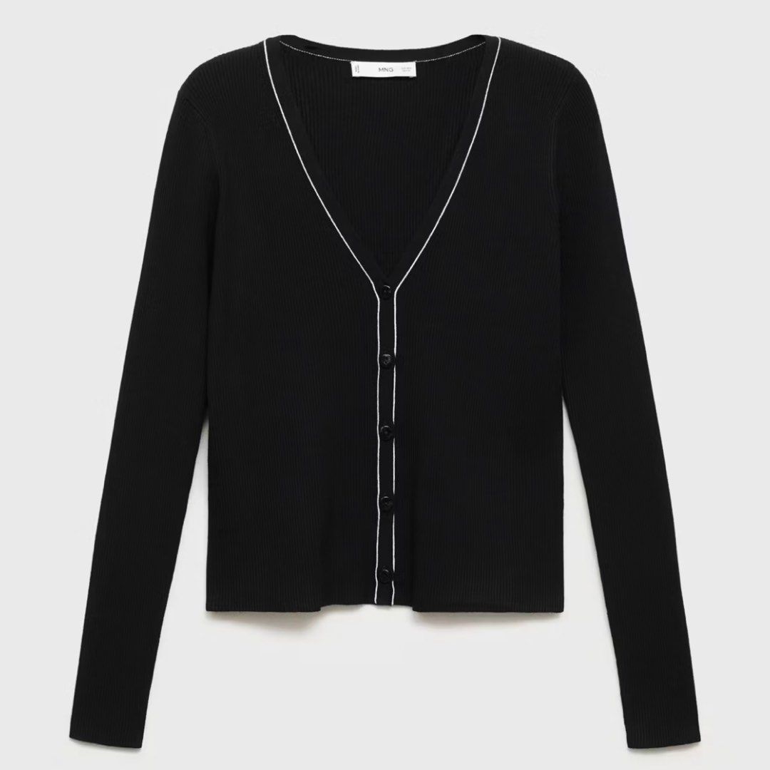 Mango Ribbed Cardigan - Black (Category: Everything Else Others) located in Makati City. Submitted by declutterine95 (Listing ID 1458431270, Image 2). Description: 📍I am based in Makati 💡 Color may vary slightly due to lighting 🤍 Please manage expectations (preloved items) 📩 Message for more photos/measurements 🚚 Shipping shouldered by buyer.