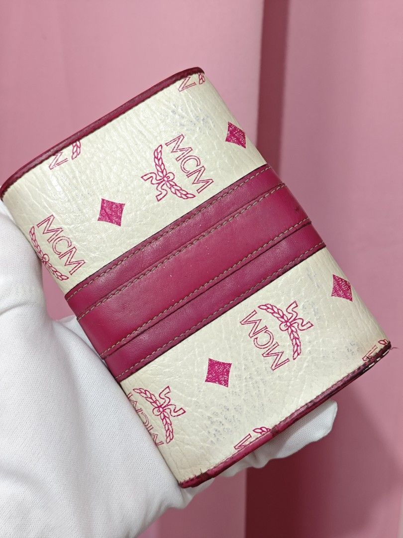 MCM wallet (flawed-old) (Category: Luxury Bags & Wallets) located in Quezon City. Submitted by snowfrostkhloething (Listing ID 1458426144, Image 3). Description: .