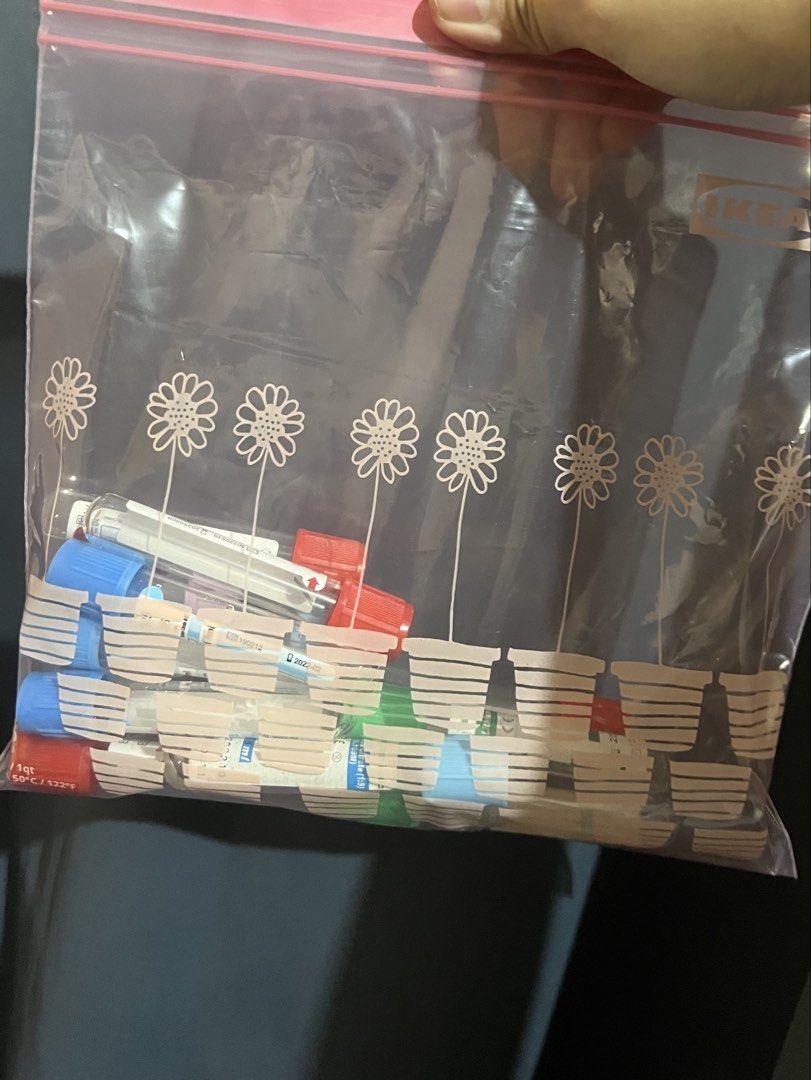 Microscope slide (Category: Medical Supplies & Tools) located in Manila. Submitted by luxcurious (Listing ID 1458433701, Image 2). Description: Decluttering medtech supplies during my 3rd year ₱150 TAKE ALL‼️.