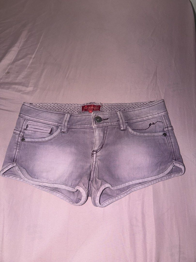 Micro short (Category: Shorts) located in Manila. Submitted by maureenn10 (Listing ID 1458426969, Image 1). Description: - Authentic PAdi grey denim shorts - Low-rise fit with a slight flare at the hem - Brand name embroidered on the right pocket - Two back pockets - Button and zip closure - Comfortable for everyday wear.